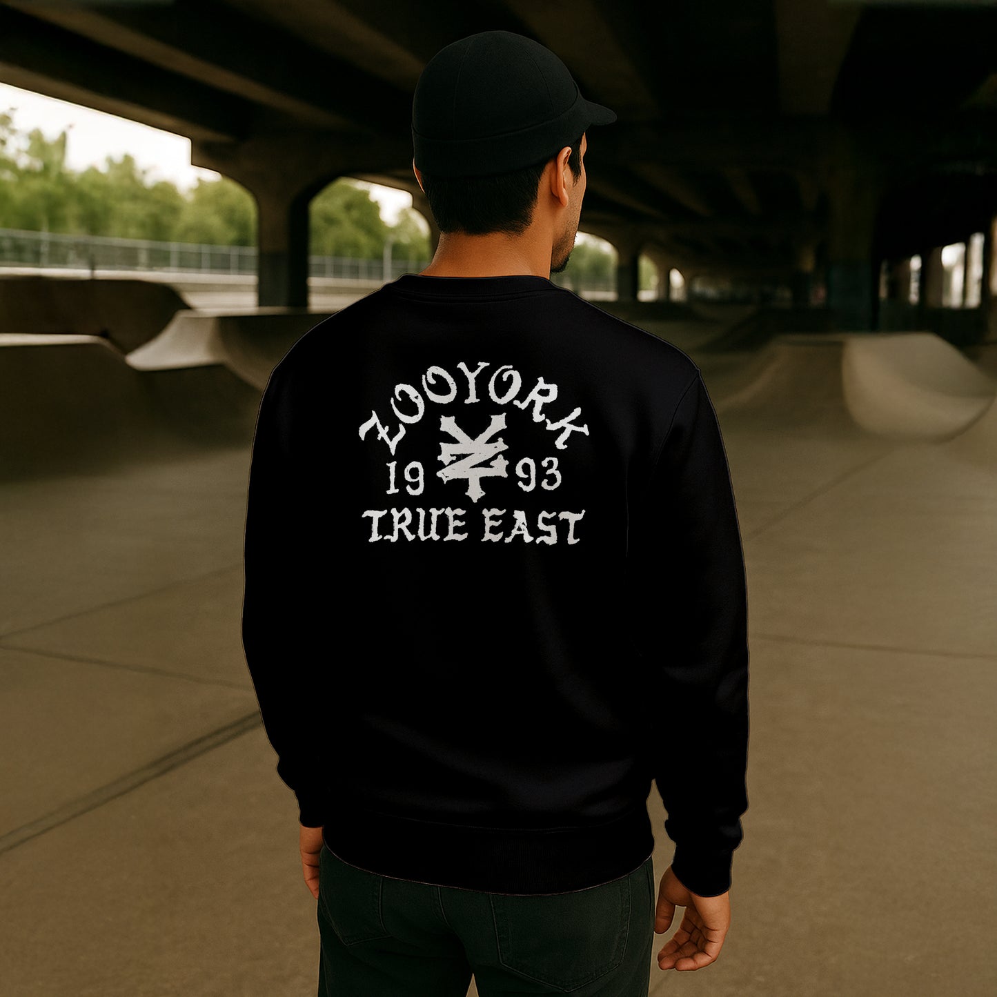 ZOO YORK TRUE EAST SKETCH CREW SWEAT BLACK